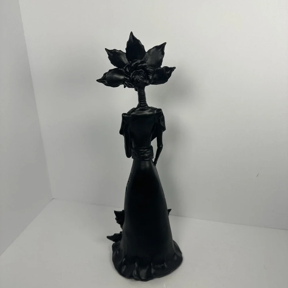 Black Floral‎ Skeleton Lady Statue Gothic Halloween Table Decor